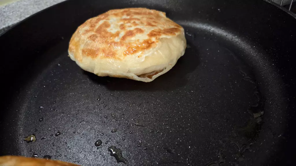 피코크 계피 호떡의 부푸는 현상