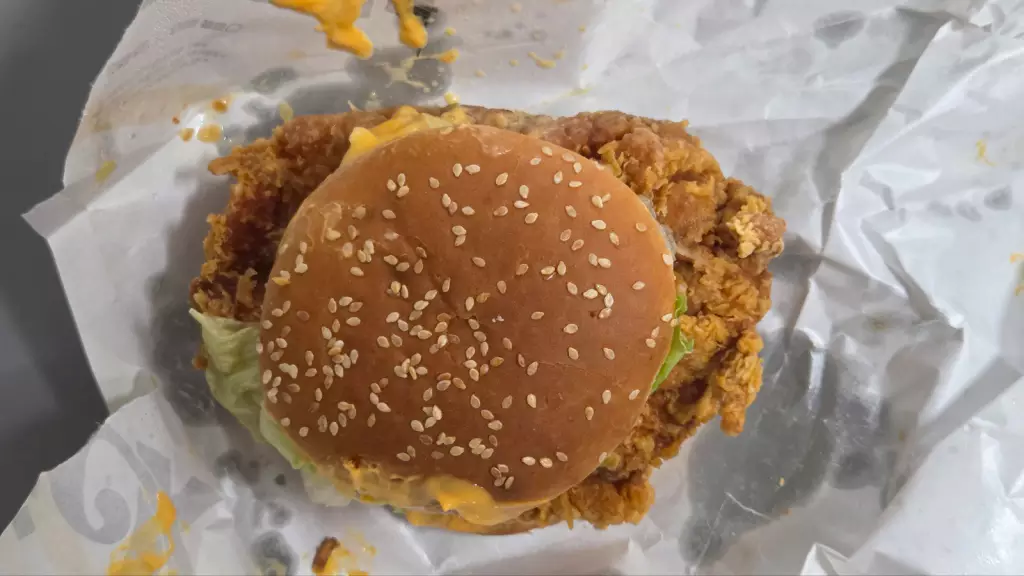 맘스터치 슈퍼 싸이더블킥 버거